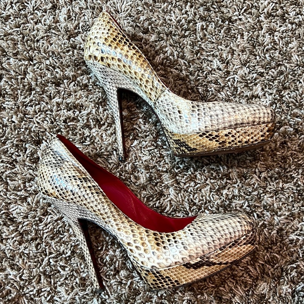 Cesare panciotti 100% snake skin high heels size 8.5 womens